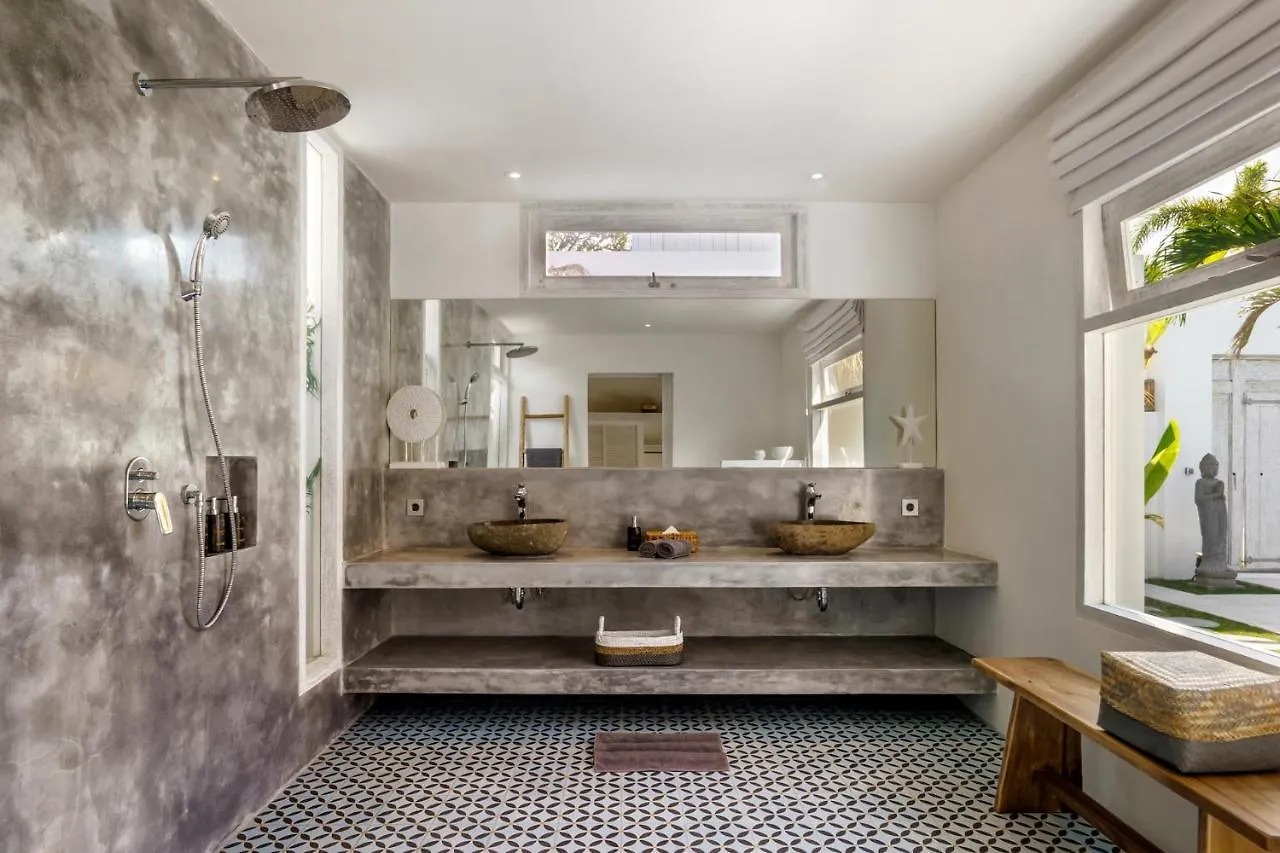 Villa Surga Blue By Alfred In Bali Seminyak